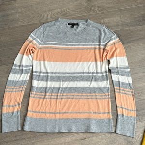 🛍️bundle5itemsfor$15🛍️Banana Republic sweater